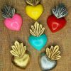 Ex-voto cœur flammes sacrées en bois – lot de 6 pièces artisanales colorées fabriquées au Mexique