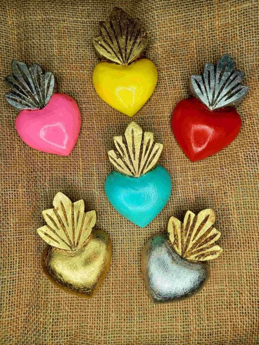 Ex-voto cœur flammes sacrées en bois – lot de 6 pièces artisanales colorées fabriquées au Mexique